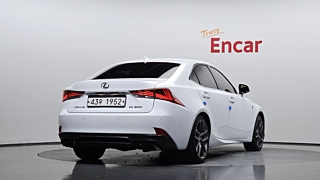 LEXUS IS300 2018