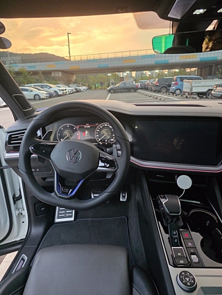 VOLKSWAGEN TOUAREG 2020