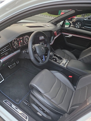 VOLKSWAGEN TOUAREG 2020