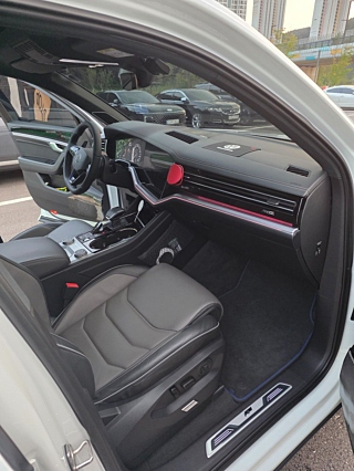 VOLKSWAGEN TOUAREG 2020