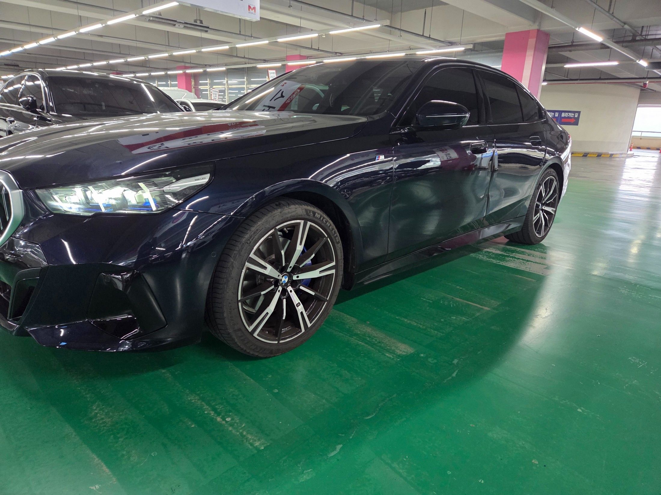 BMW 5-SERIES G60 2025