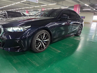 BMW 5-SERIES G60 2025