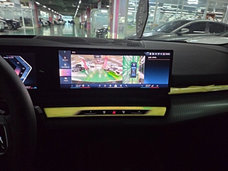 BMW 5-SERIES G60 2025