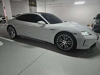 Заказать PORSCHE TAYCAN