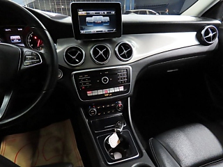 MERCEDES BENZ GLA-CLASS X156 2019