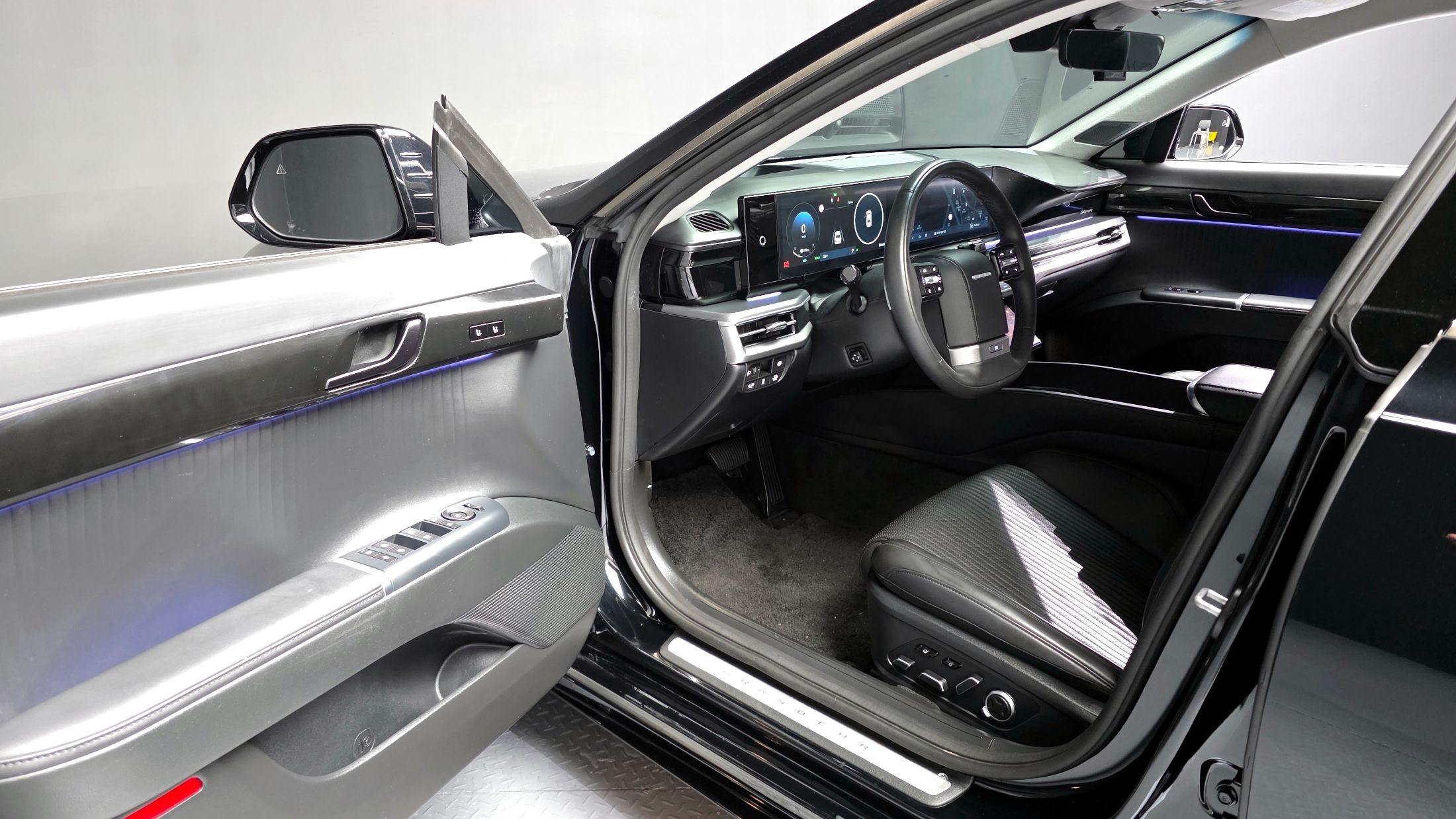 HYUNDAI GRANDEUR HYBRID GN7 2023