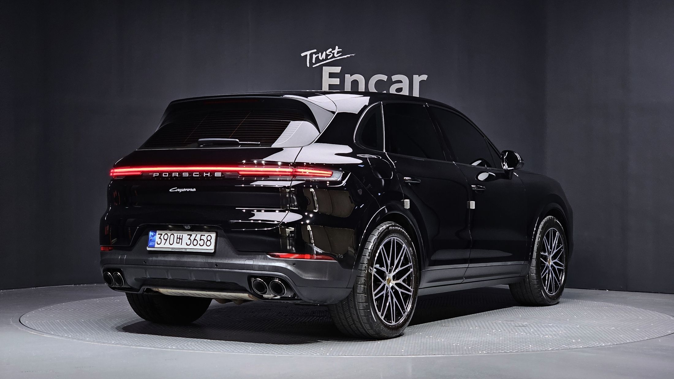 PORSCHE CAYENNE PO536 2024