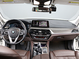 BMW 5-SERIES G30 2019