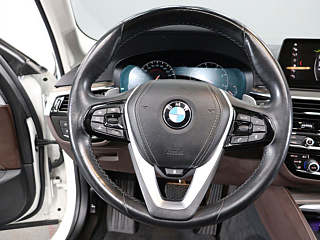 BMW 5-SERIES G30 2019