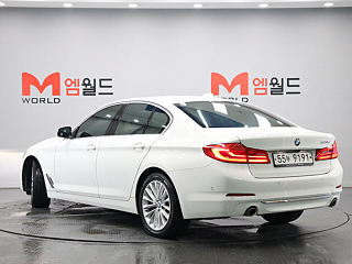 BMW 5-SERIES G30 2019