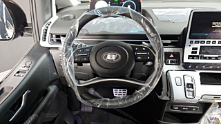 HYUNDAI STARIA 2025