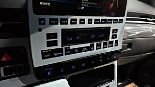 HYUNDAI STARIA 2025