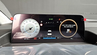 HYUNDAI STARIA 2025