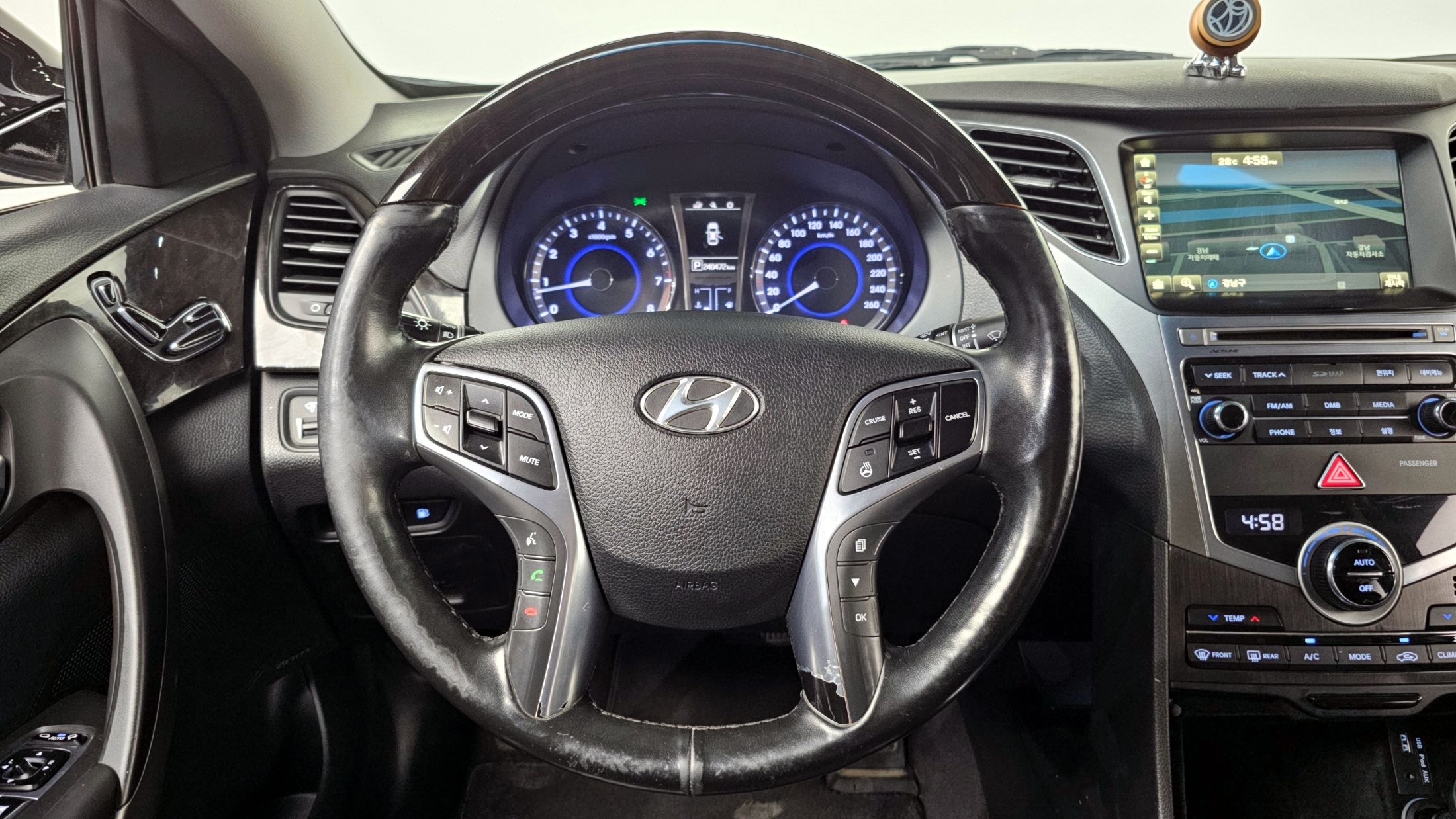 HYUNDAI GRANDEUR HG 2016