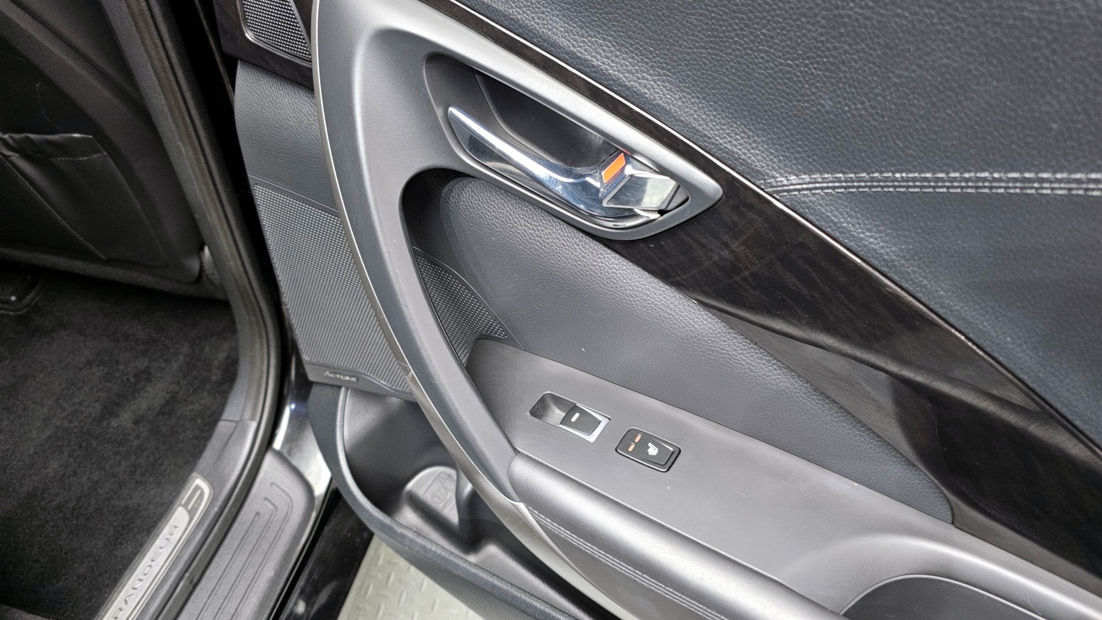 HYUNDAI GRANDEUR HG 2016