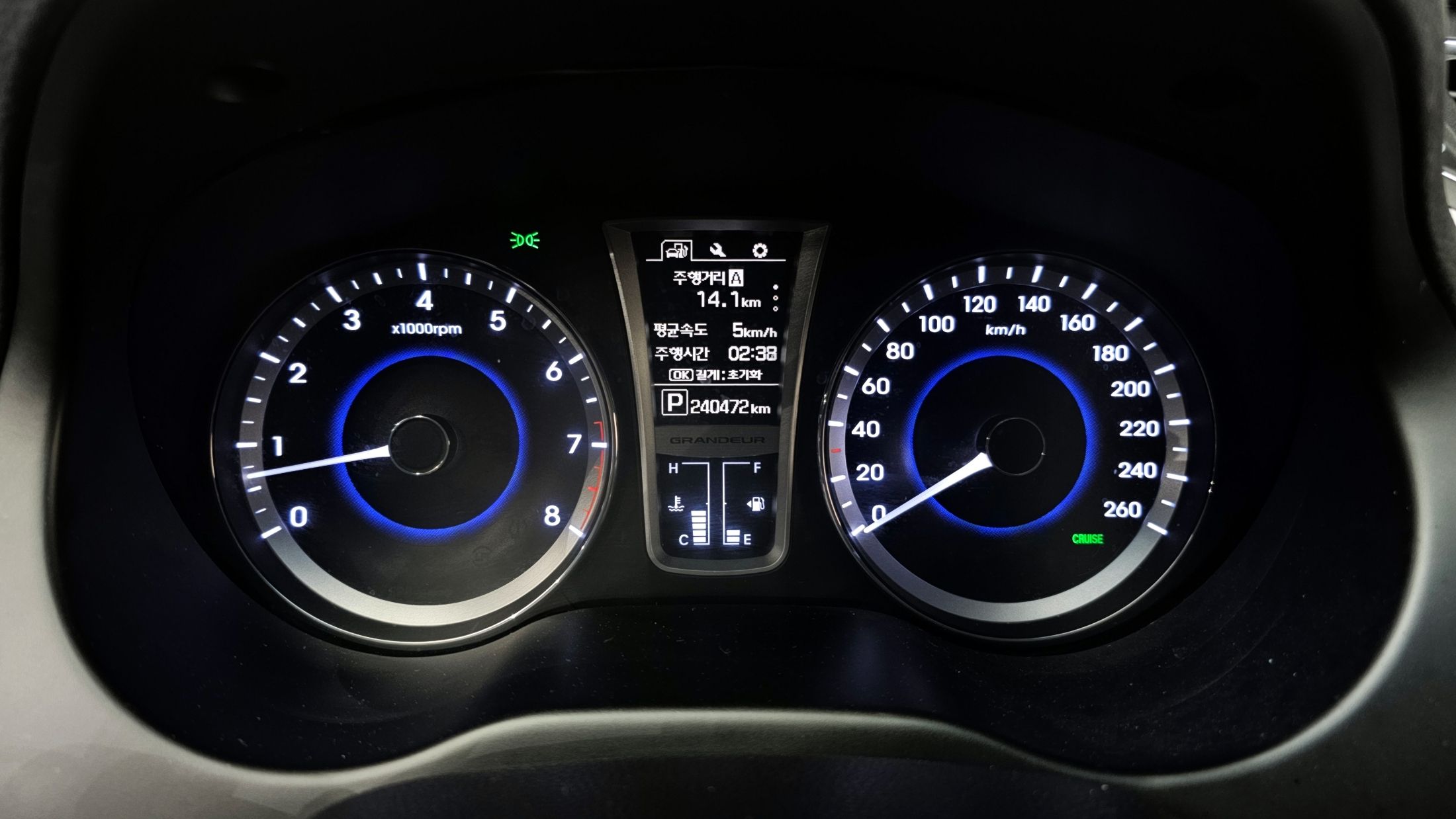 HYUNDAI GRANDEUR HG 2016