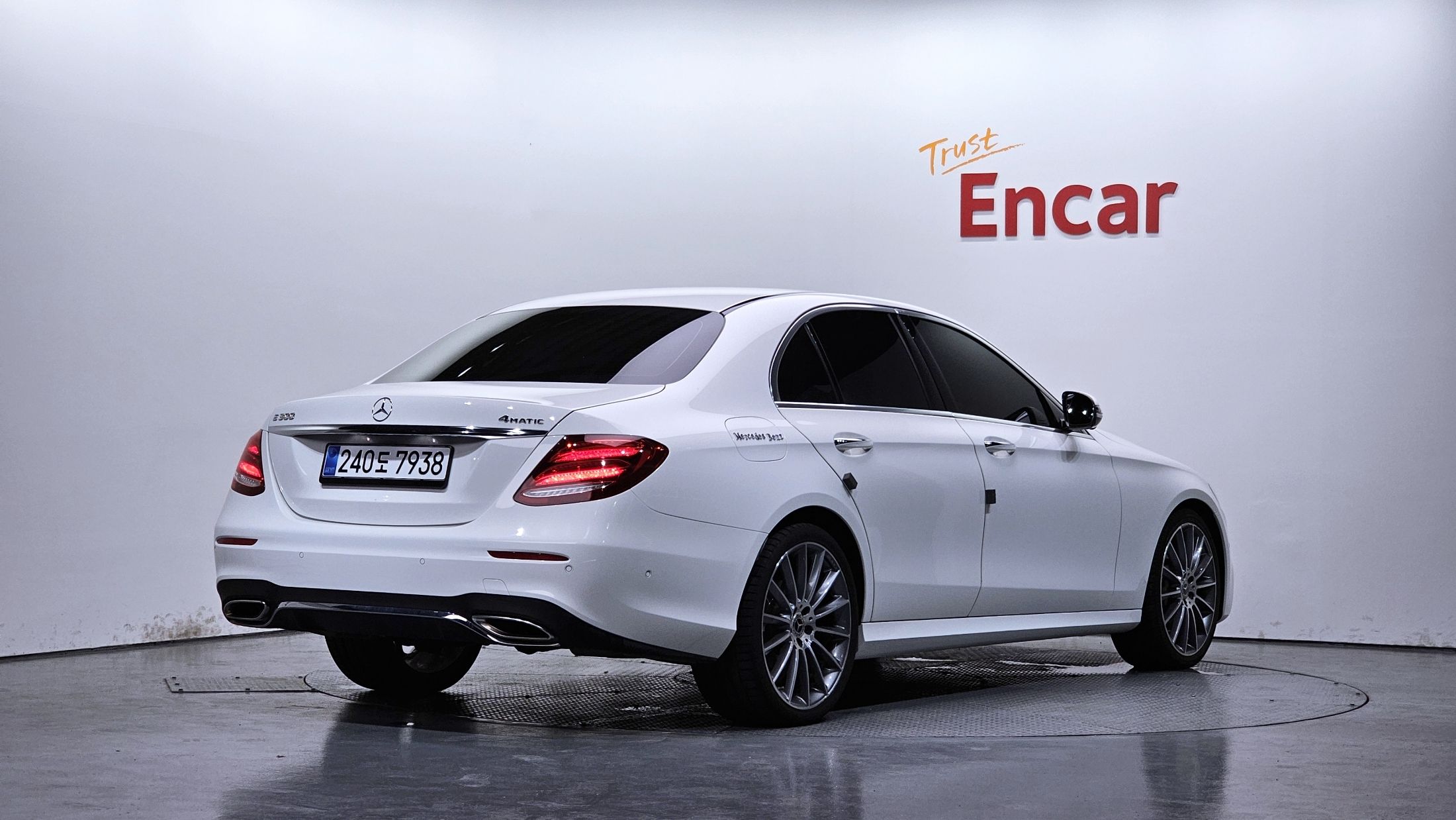 MERCEDES BENZ E-CLASS W213 2018