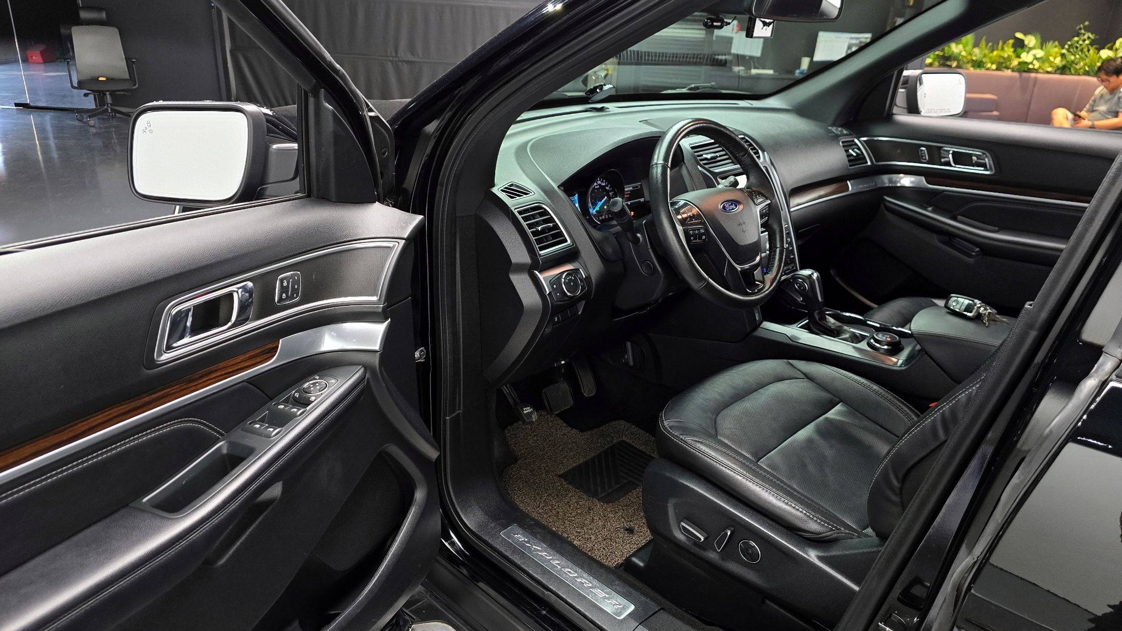 FORD EXPLORER 2018