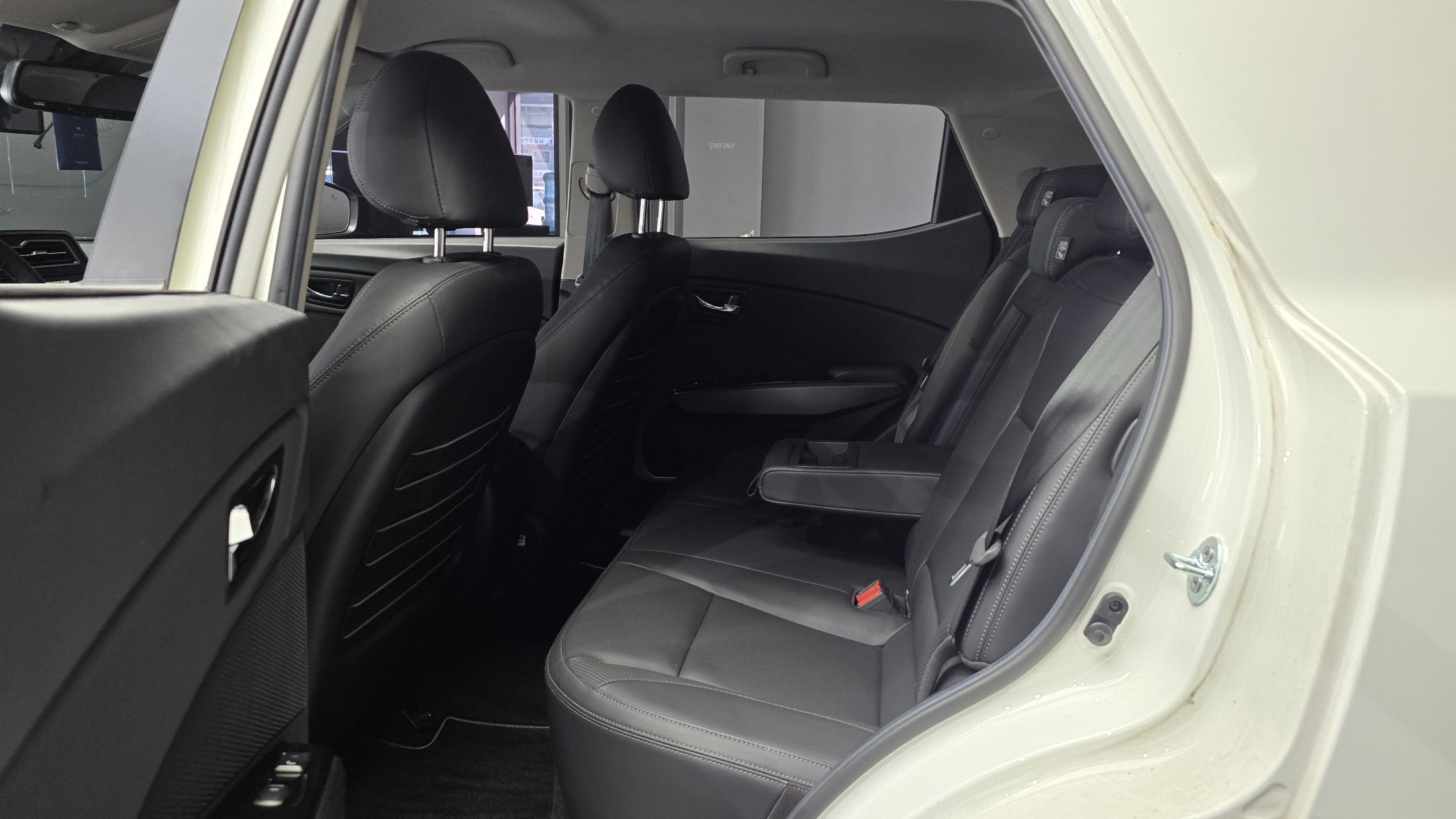 SSANGYONG TIVOLI VERY NEW 2023