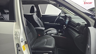 SSANGYONG TIVOLI VERY NEW 2023