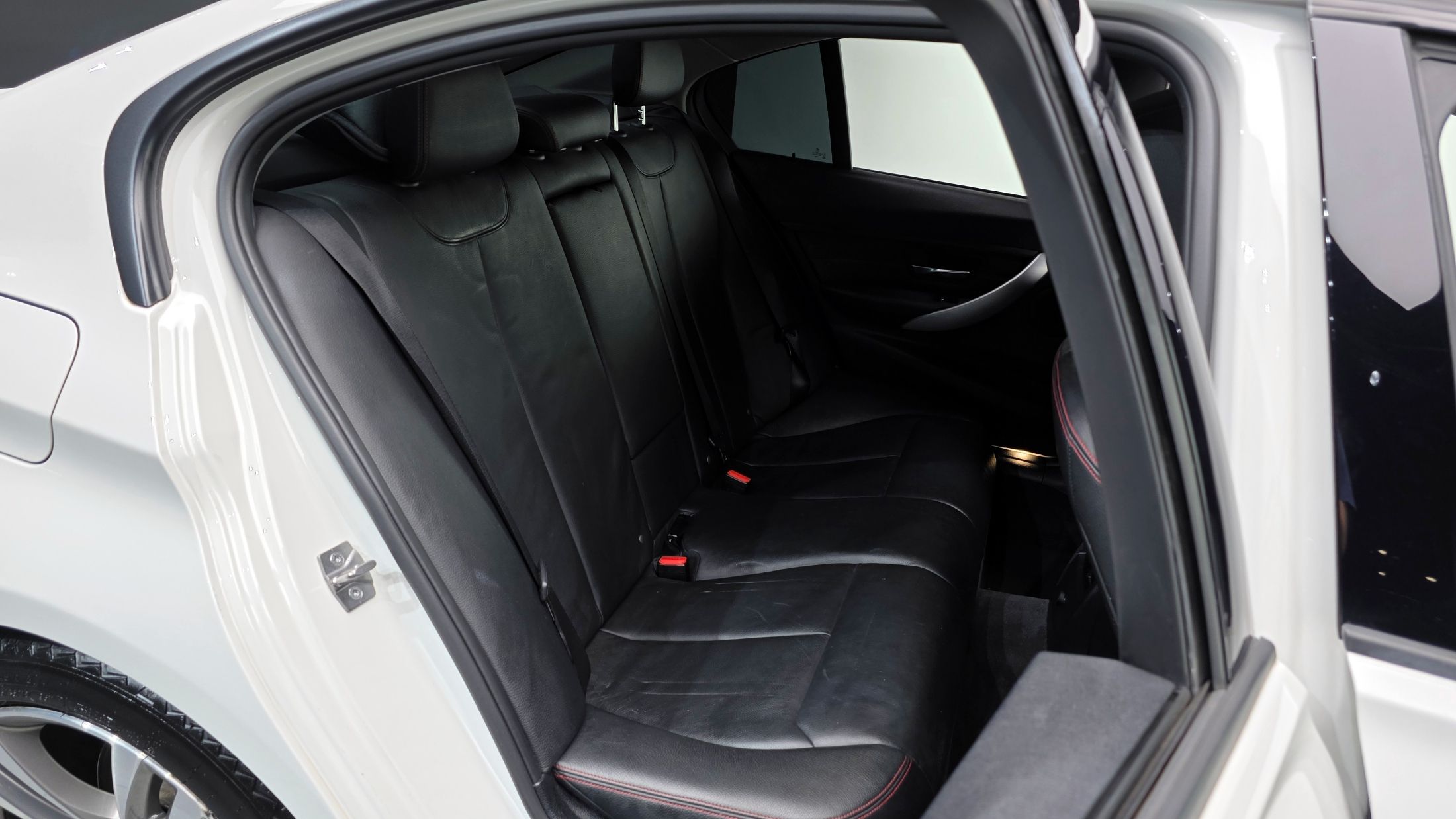 BMW 3-SERIES F30 2014