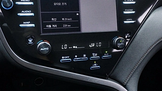 TOYOTA CAMRY XV70 2020