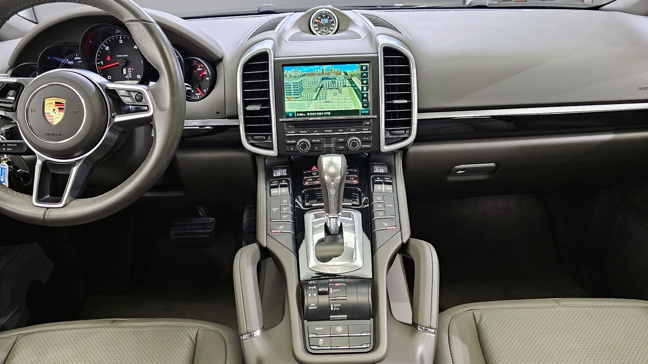 PORSCHE CAYENNE 2015