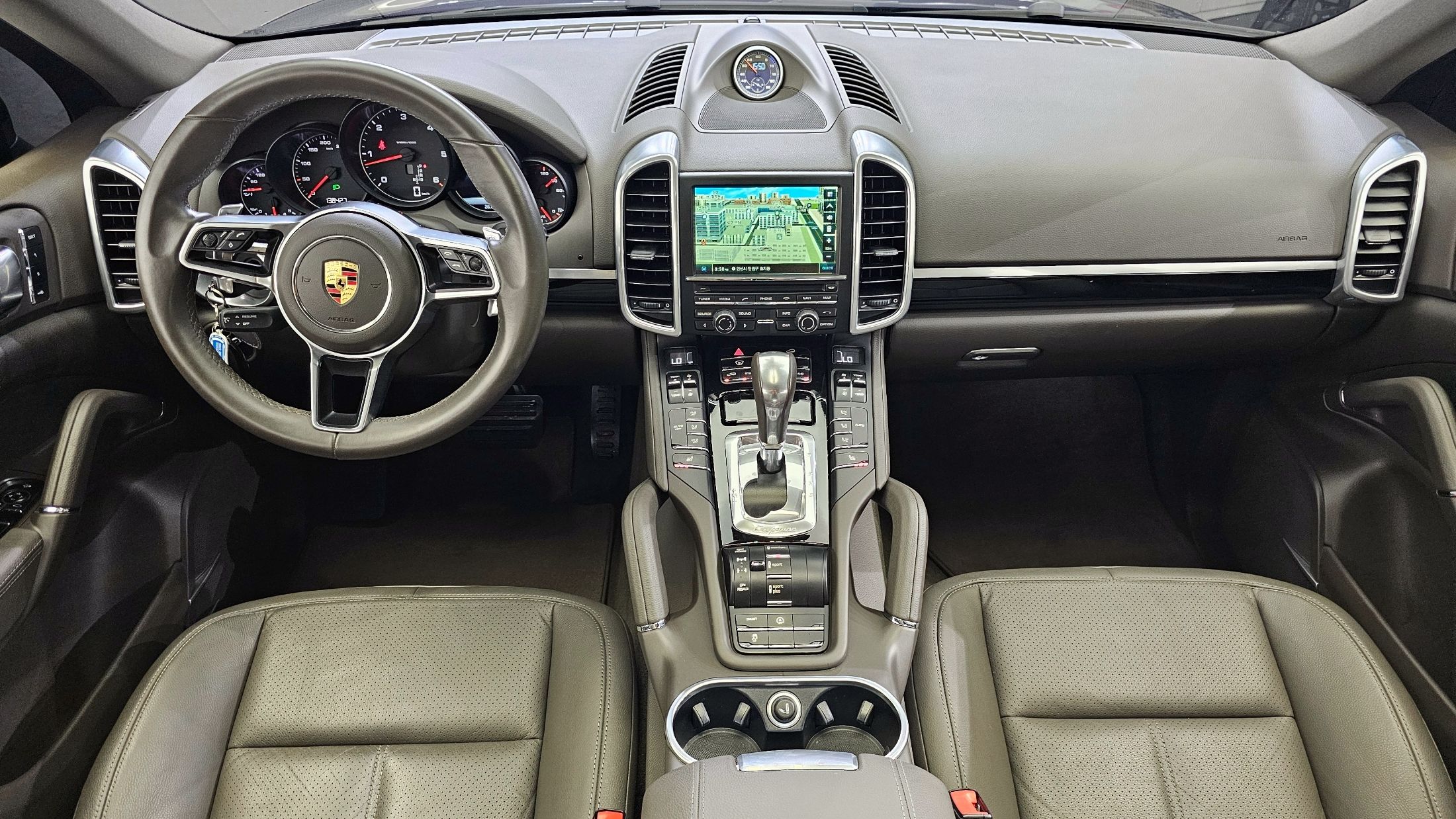 PORSCHE CAYENNE 2015