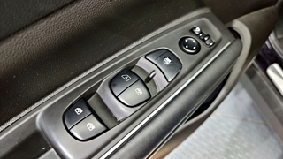 SAMSUNG QM6 2019