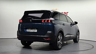 PEUGEOT 5008  2022