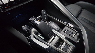 PEUGEOT 5008 2022