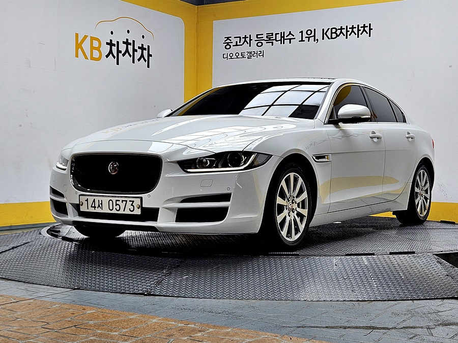JAGUAR XE 2016
