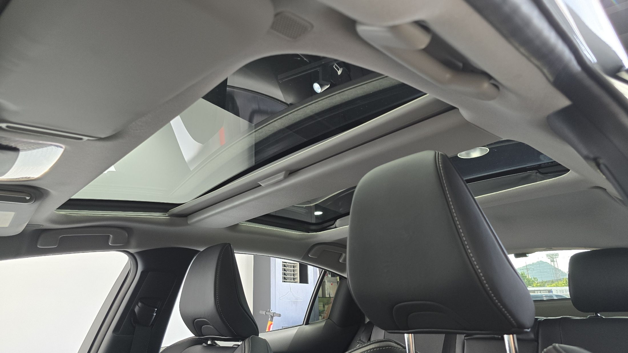 TOYOTA PRIUS 2024
