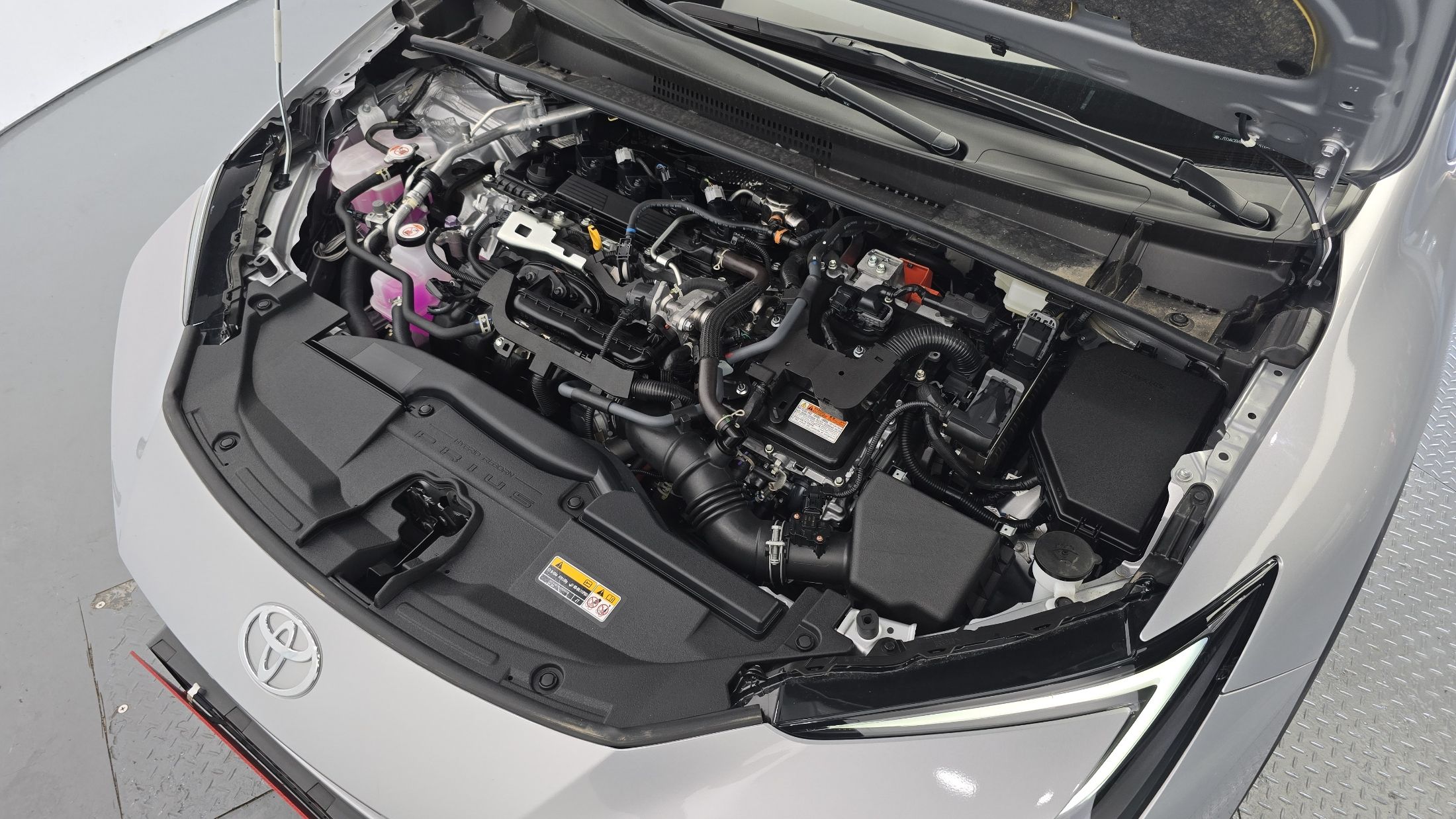 TOYOTA PRIUS 2024