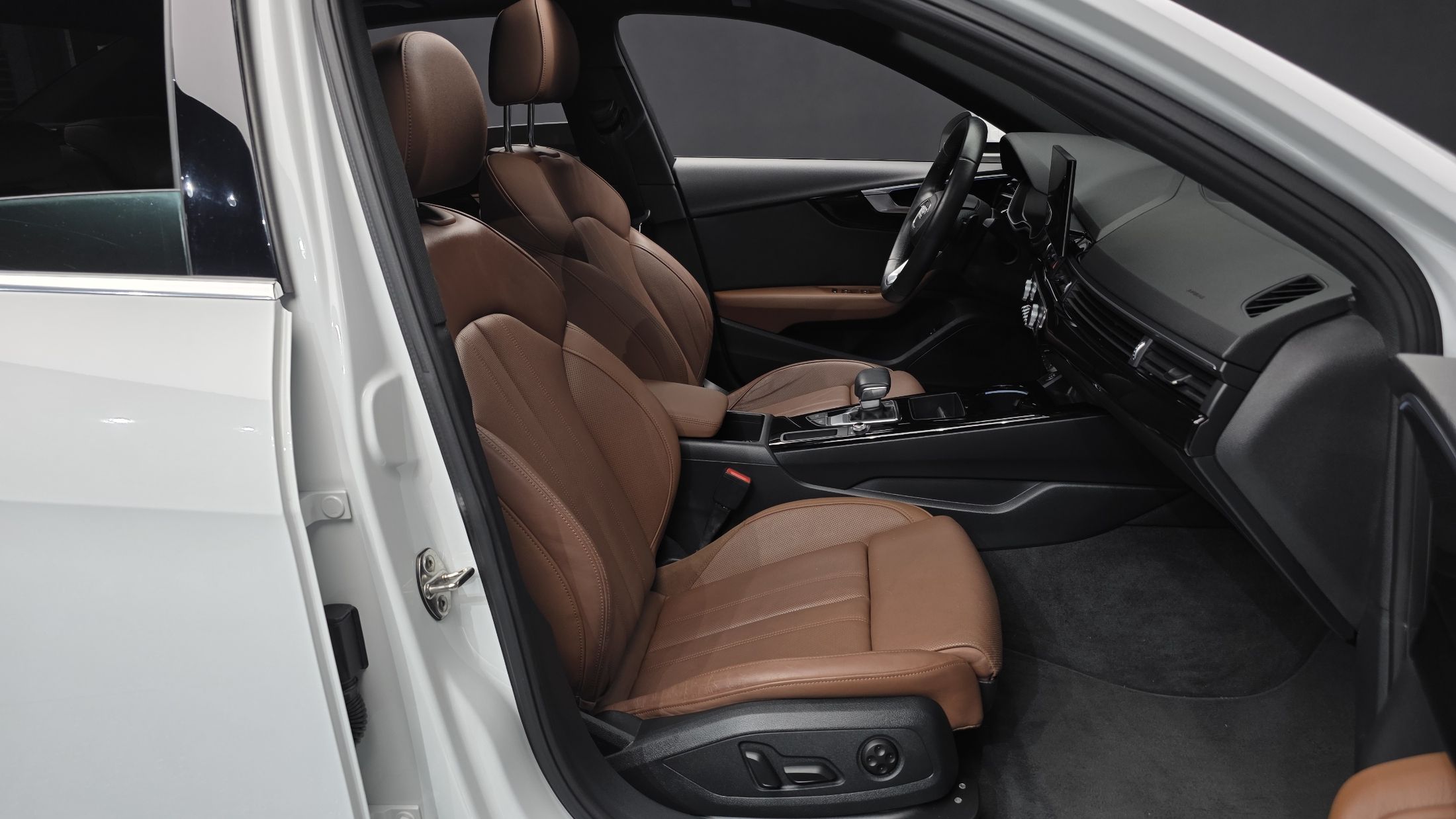 AUDI A4 B9 2021
