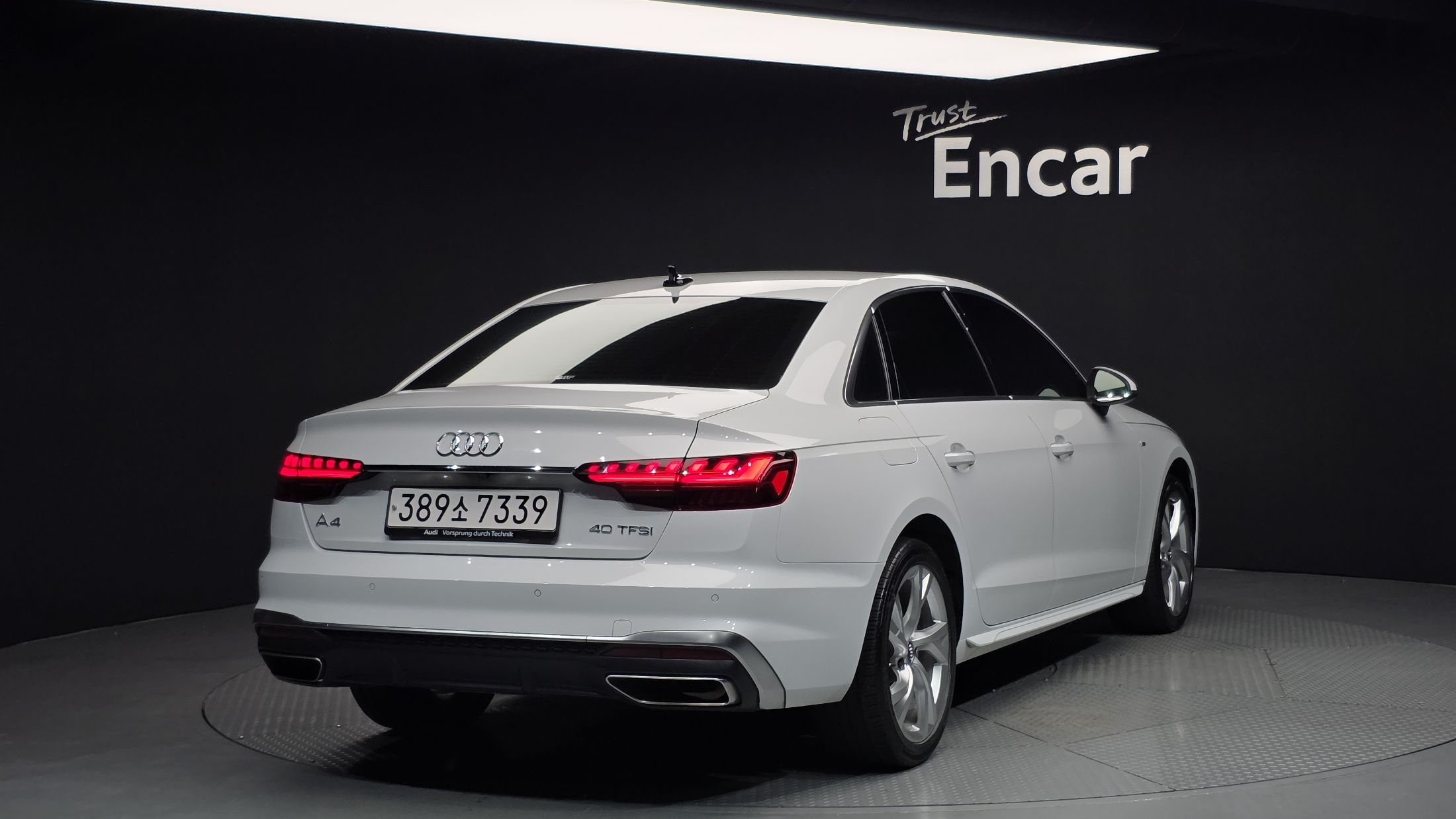 AUDI A4 B9 2021
