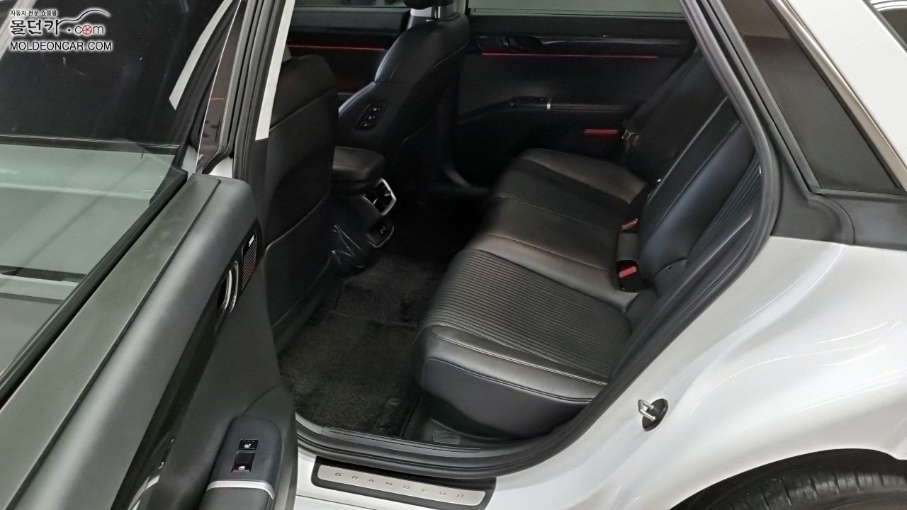 HYUNDAI GRANDEUR HYBRID GN7 2023