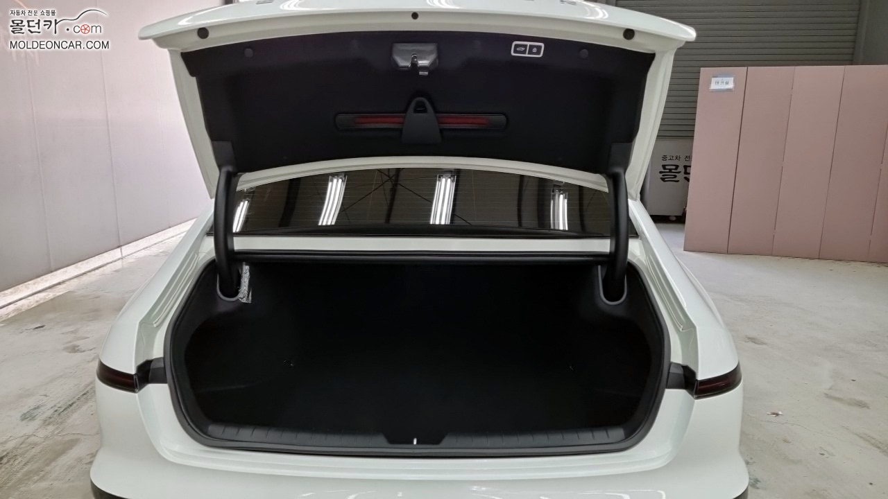 HYUNDAI GRANDEUR HYBRID GN7 2023
