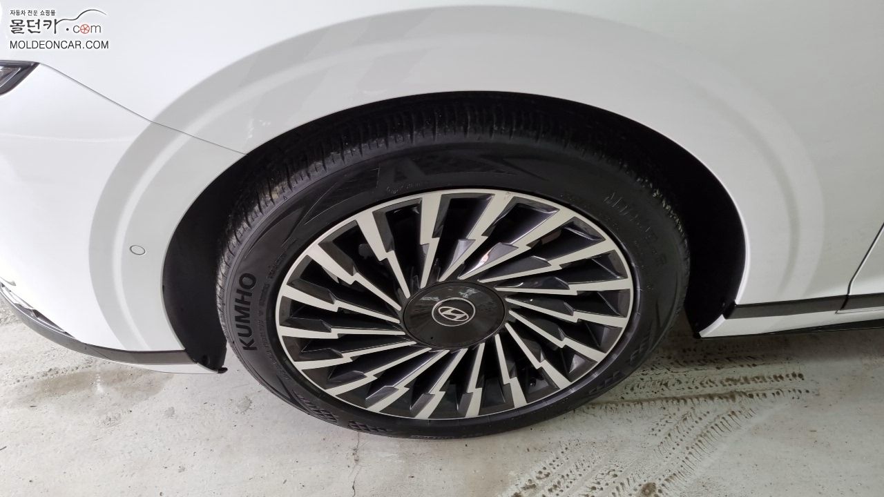 HYUNDAI GRANDEUR HYBRID GN7 2023