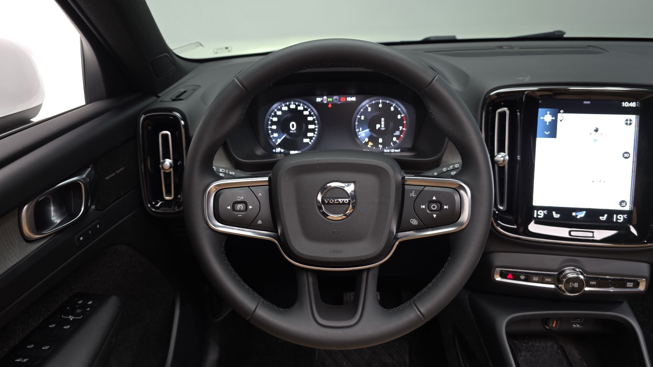 VOLVO XC40 2021