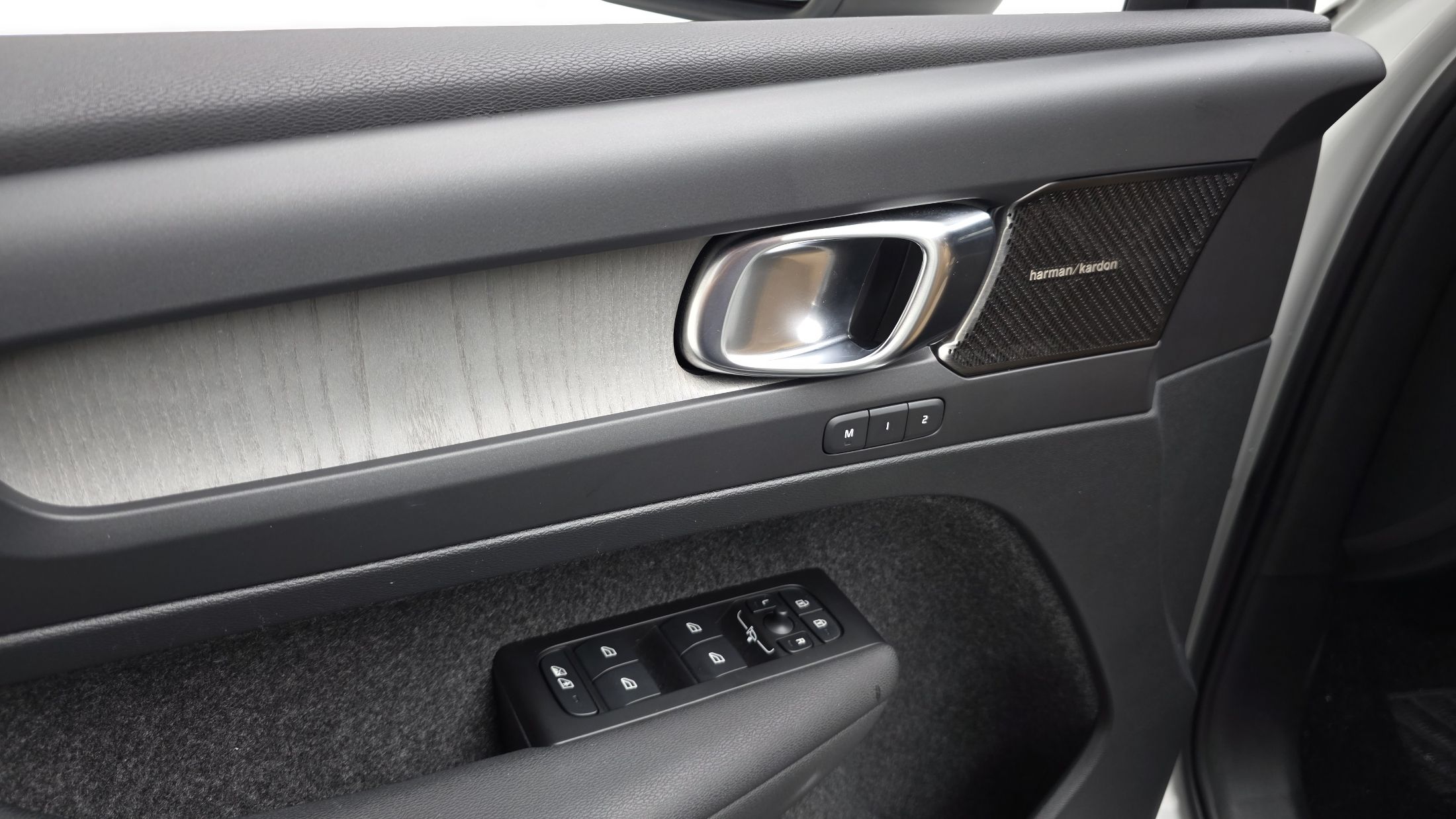 VOLVO XC40 2021