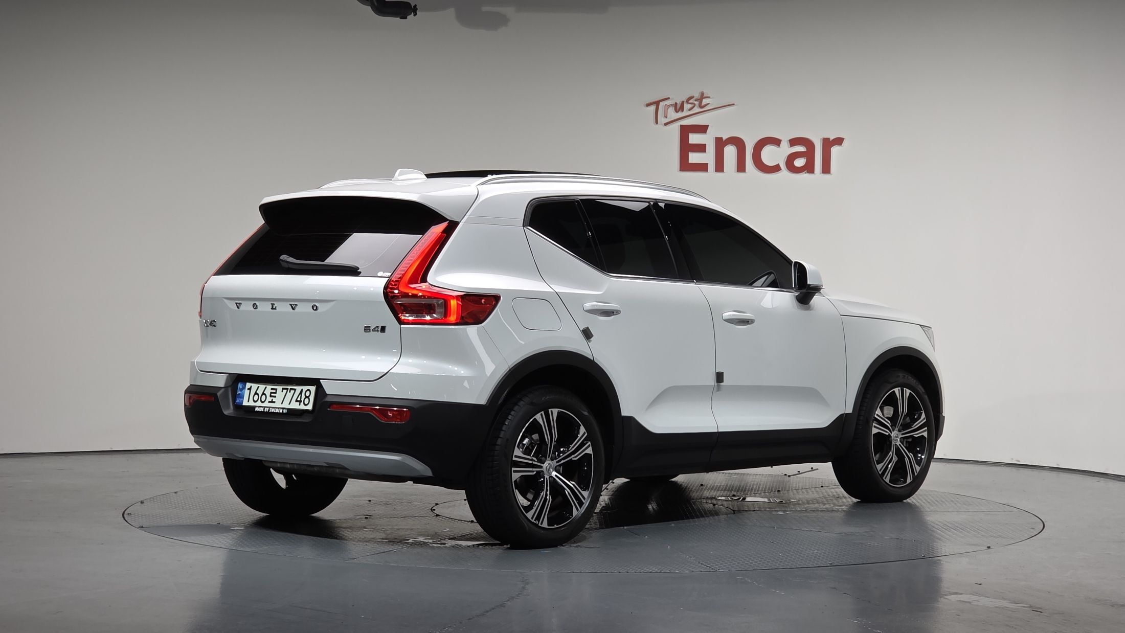 VOLVO XC40 2021