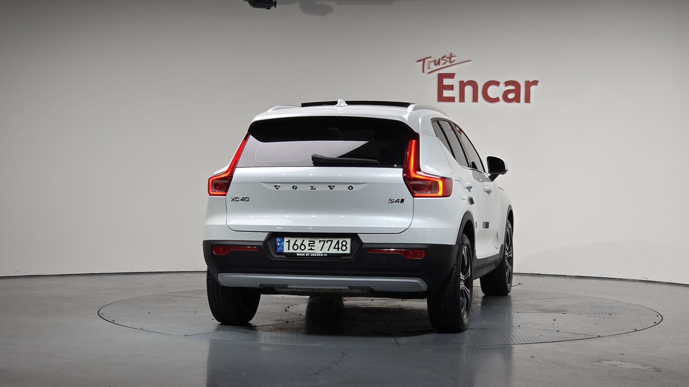 VOLVO XC40 2021
