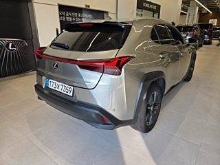 LEXUS UX250H 2023