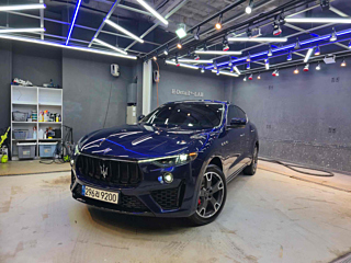MASERATI LEVANTE 2020