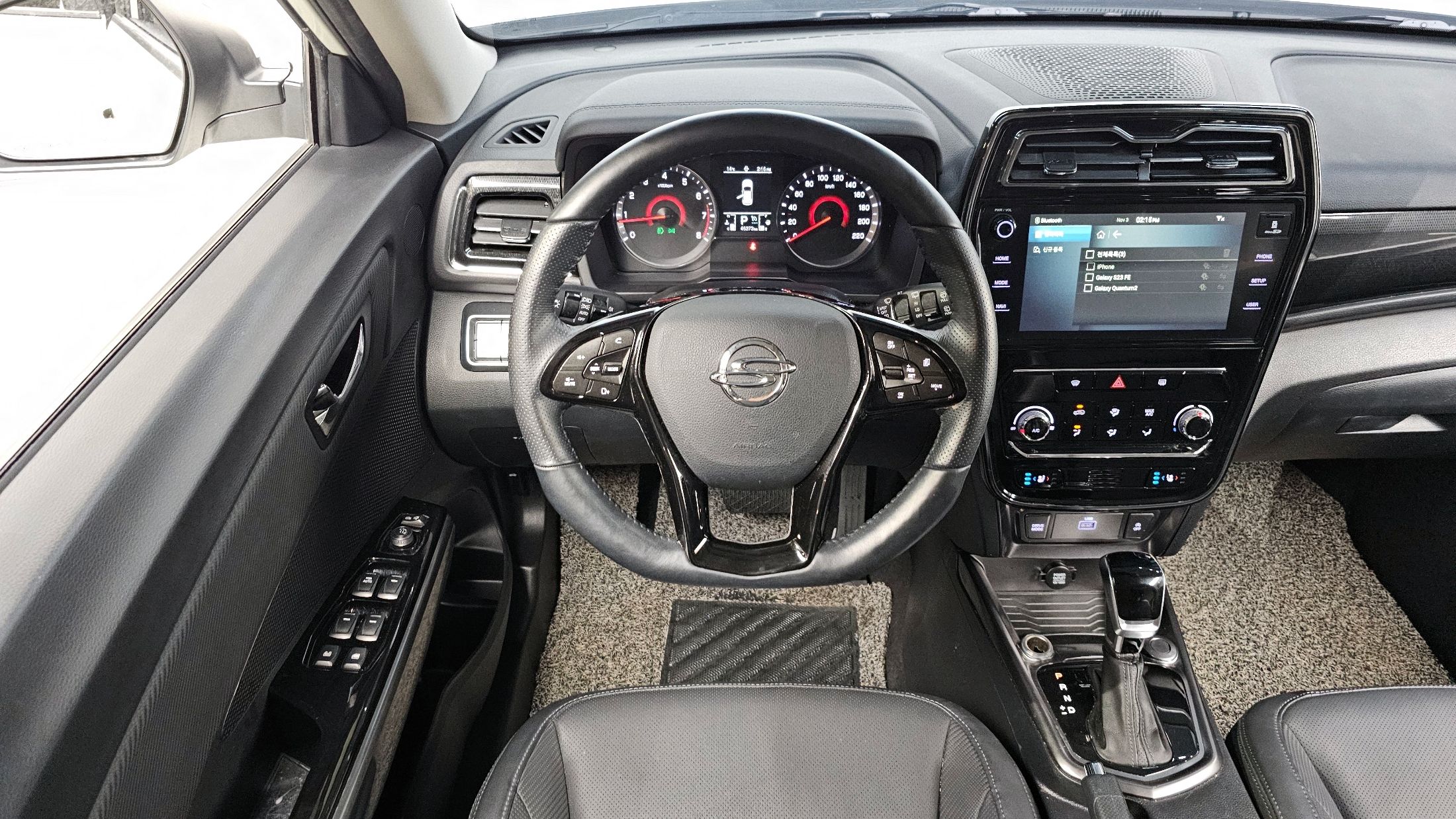 SSANGYONG TIVOLI VERY NEW 2021