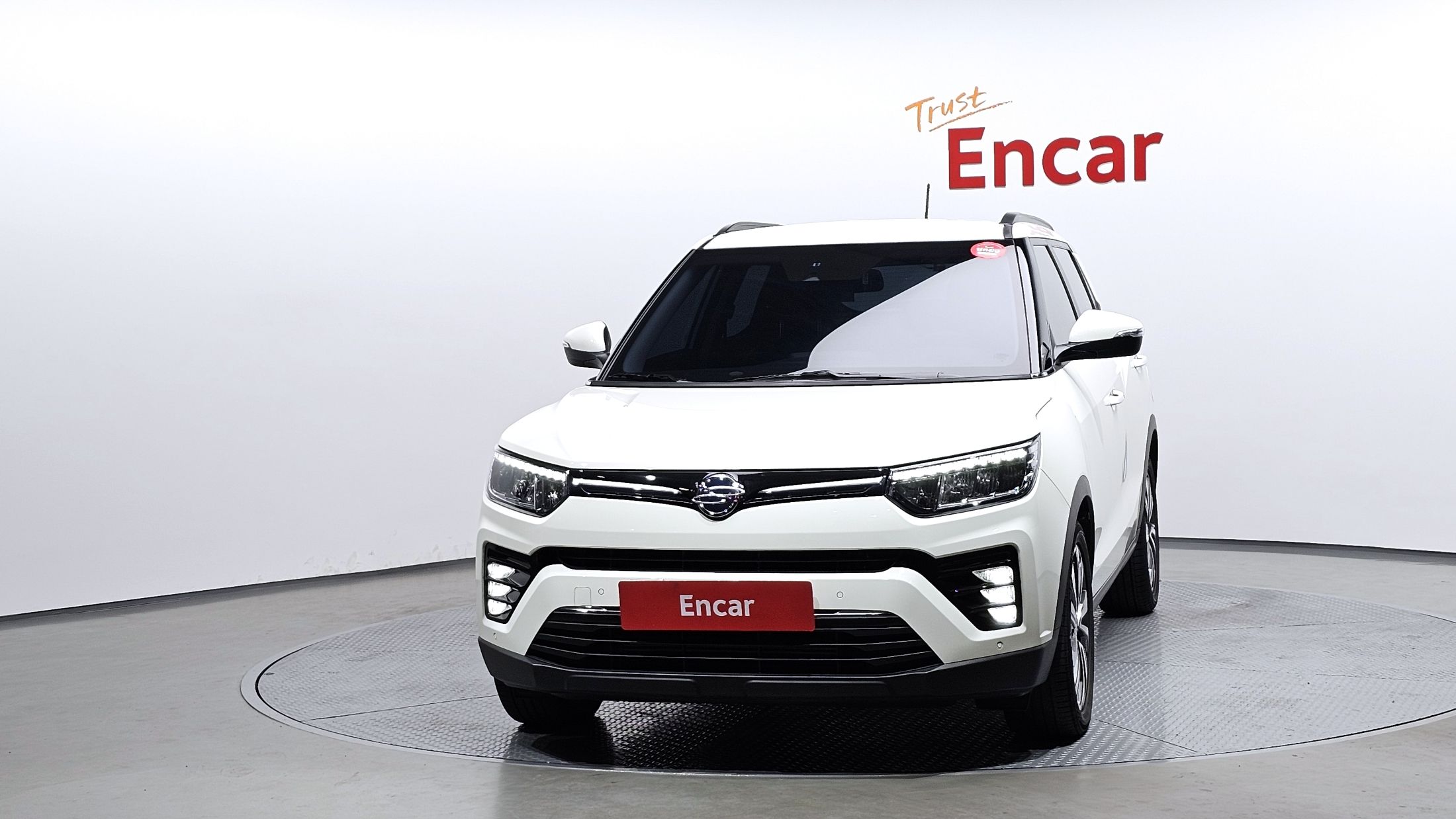 SSANGYONG TIVOLI VERY NEW 2021