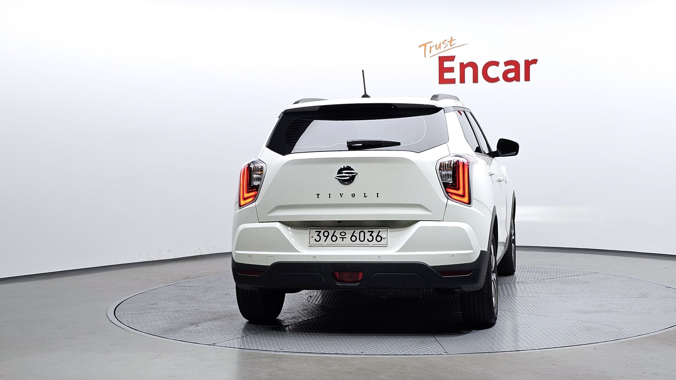 SSANGYONG TIVOLI VERY NEW 2021