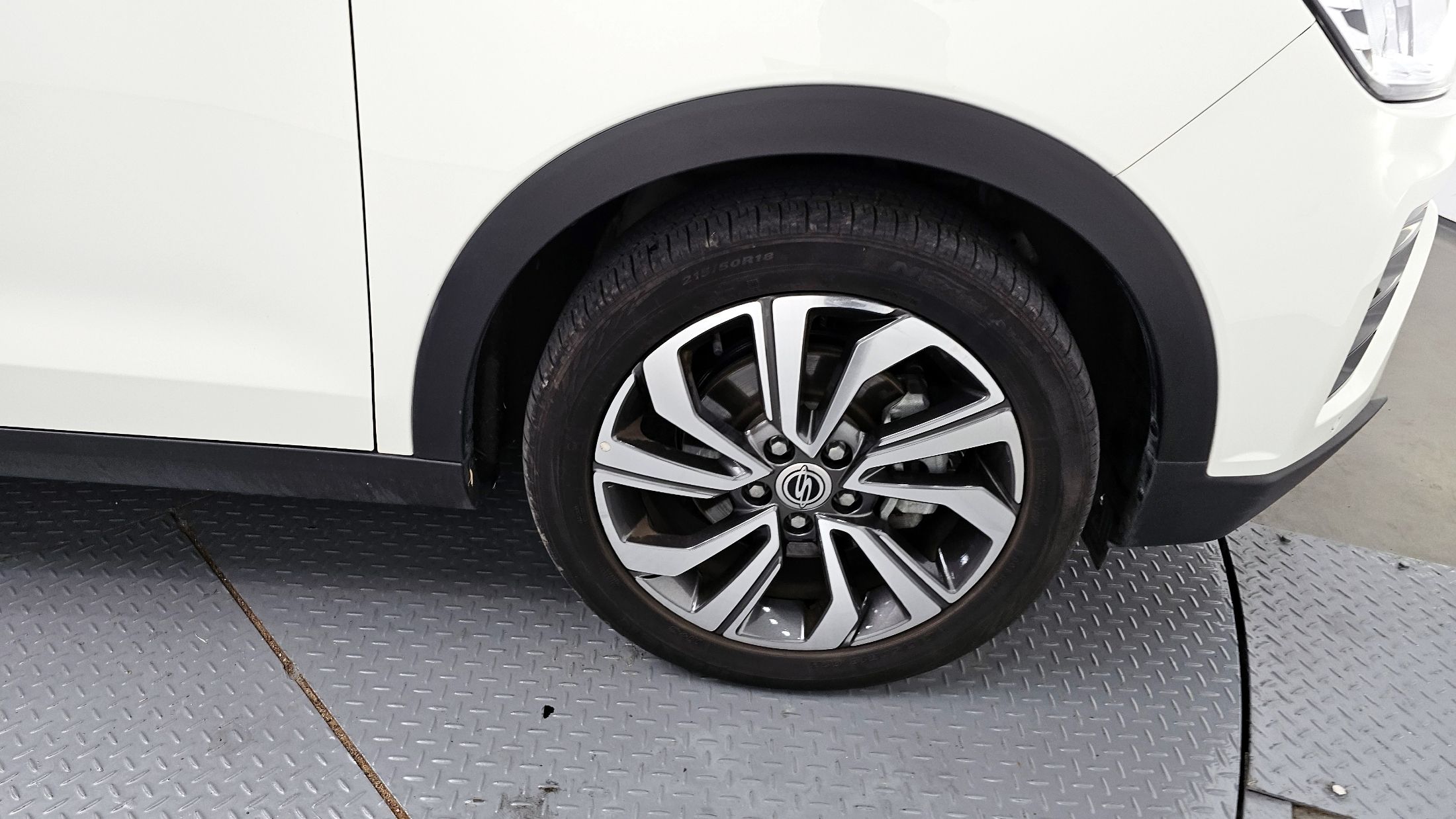 SSANGYONG TIVOLI VERY NEW 2021