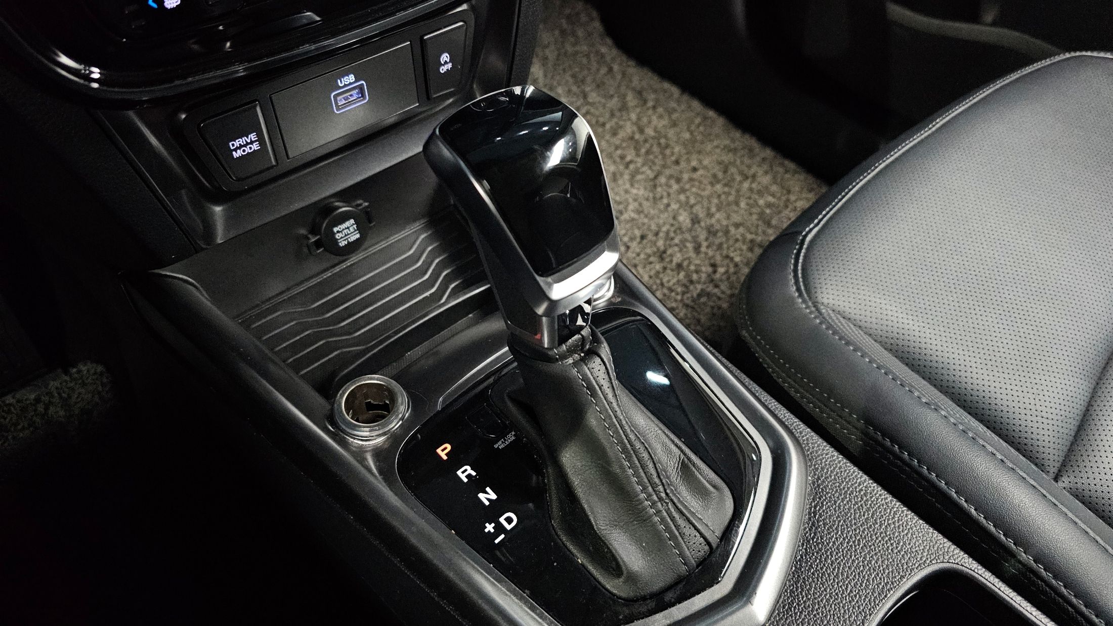 SSANGYONG TIVOLI VERY NEW 2021